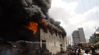 Happening Now: Popular market in Ibadan on fire (photos) (Video)