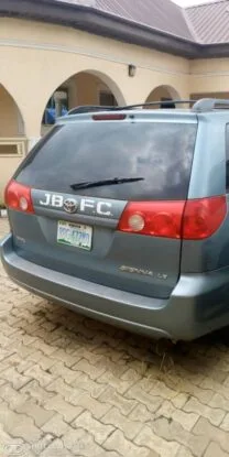 Just In: Mulikat gifts car to staunch supporter, Omoleader