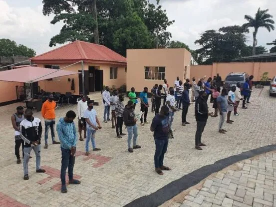 PHOTOS: 3 corps members, 19 undergraduates, others arrested for alleged internet fraud in Ogbomoso