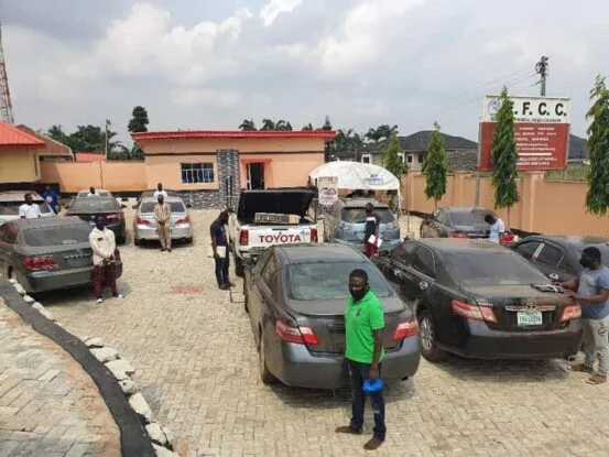 PHOTOS: 3 corps members, 19 undergraduates, others arrested for alleged internet fraud in Ogbomoso