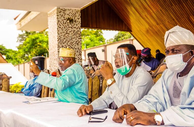 Alao Akala-led committee reconciles APC aggrieved groups.