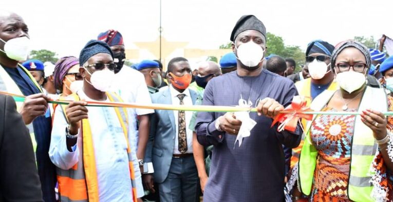 VIDEO: LAUTECH students, others react to Under-G road construction