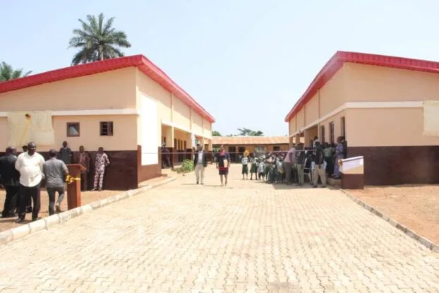 Makinde commissions primary school projects donated by alumnus