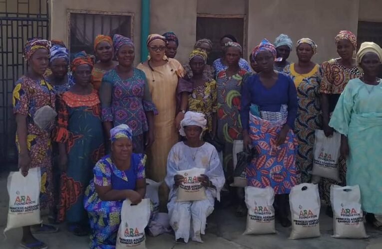 Princess Aderonke gifts Oluyole widows, others staple food, cash for Christmas
