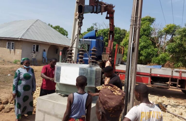 Again, Orire LG boss extends electricity from Aje-Ajinapa to Elere