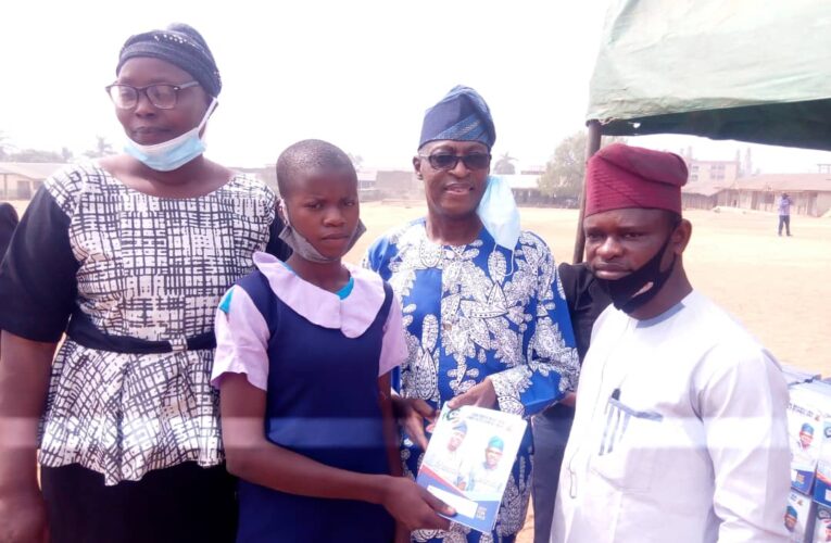 Ogbomoso South West LCDA boss distributes over 21,000 notebooks to pupils