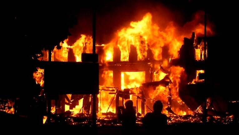BREAKING: Aso rock villa on heavy fire (Video)