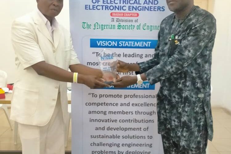 Makinde’s Aide, Akeem Ige Solicits the Support of Professional Bodies for Oyo Government as He Bags NIEEE Award