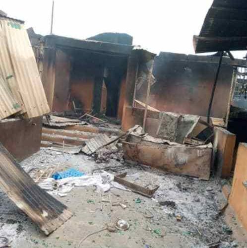 Oyo: Angry youths burn shrine, houses, cars, kidnappers den in Ajaawa