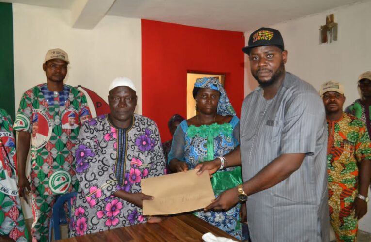 Again, Oke LEGACY doles out NECO Scholarship to Ogbomoso indigenes, PDP members