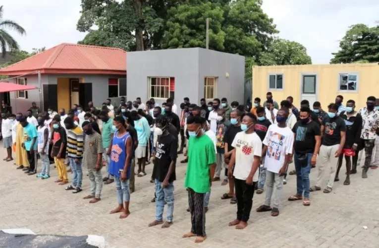 80 ’Yahoo boys’ arrested in Ibadan with 13 cars, 3 motor bikes, others 