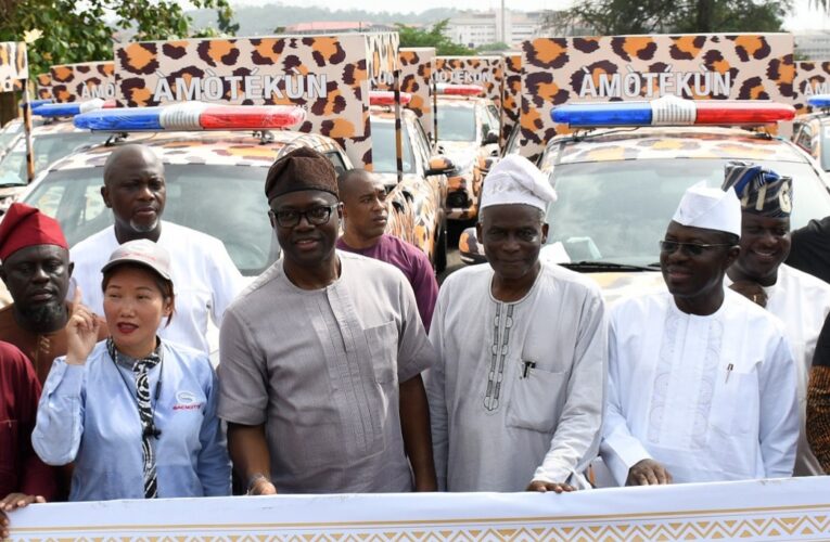 Makinde strengthens Amotekun Corps with 100 operational vehicles 