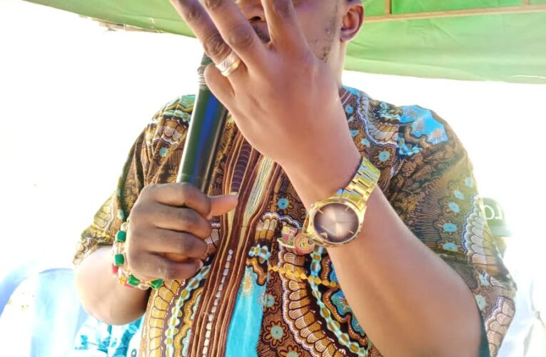 ONIRESE doles out scholarship to indigent students in Ogbomoso North 
