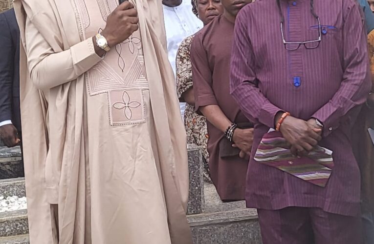 Makinde lays wreaths on parents’ tombs, says father taught him unforgettable lessons