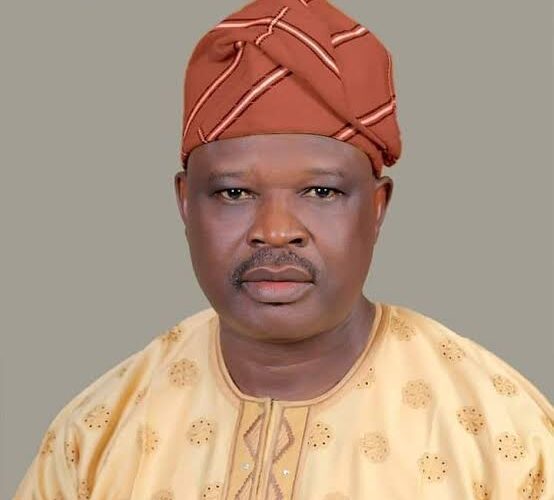 BREAKING: Oyo lawmaker, Agboola dumps APC for PDP