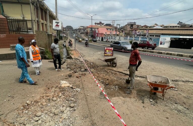 PHOTOS: OYSROMA begins roads rehabilitation, distill blocked drainage