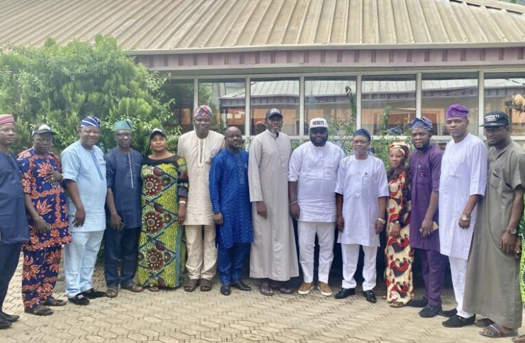 Ogbomoso: PDP Reps Candidate, Onireti Inaugurates Campaign Council
