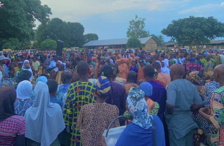 UNITY: Adetoro, Oni, other leaders receive PDP Rep’s candidate, IJABAH (PHOTOS)