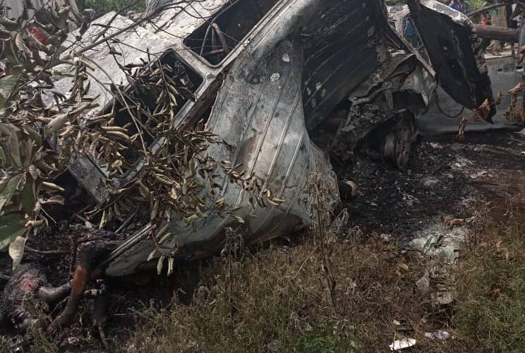 Over 20 Passengers Burnt To Death At Maya/ Lanlate Junction As Two Vehicles Collided