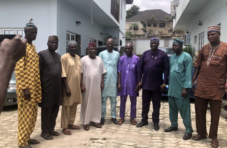 BREAKING: Oyo Ex-Commissioner, Azeez Asiru, others dump Lanlehin, defect to PDP 