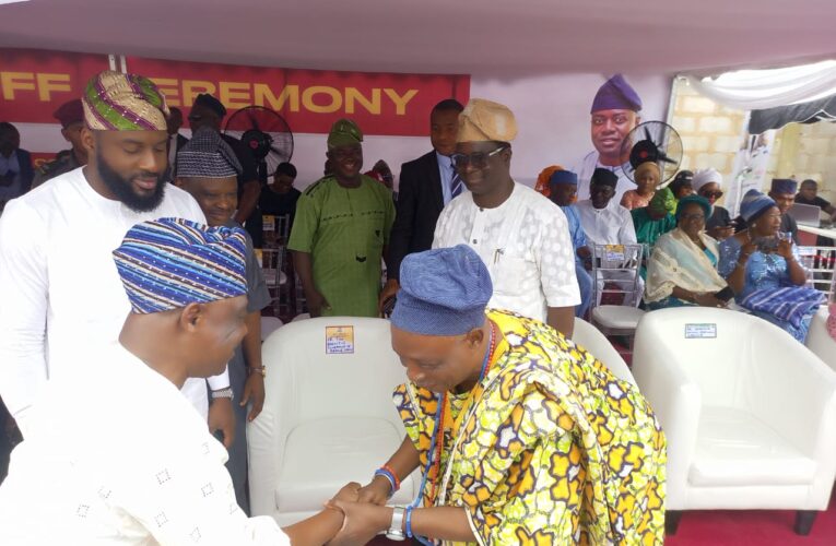 VIDEO: Oyo Deputy Governor arrives Rashidi Ladoja’s GRA