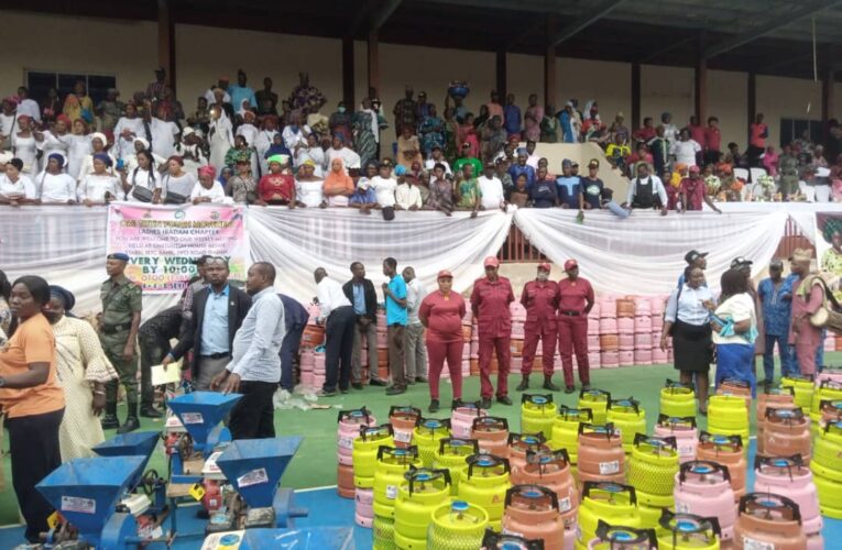 Oyo govt empowers women with household and commercial equipment in 33LGs