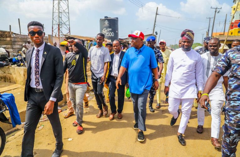 PHOTOS: Oyo Deputy Gov inspects Jenbewo/Sabo road, meets Seriki over rehabilitation