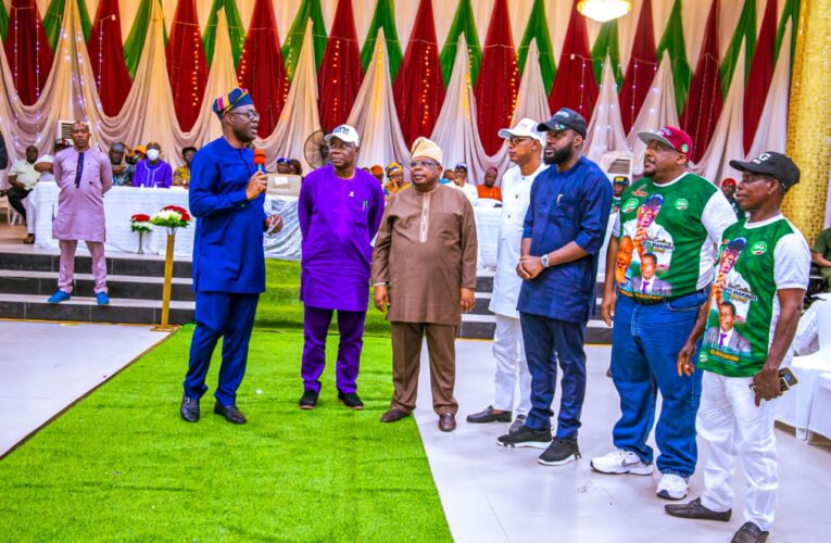 Makinde re-awards Igangan/ Igbo-Ora road, says APC administration failed Ibarapa people on infrastructure 