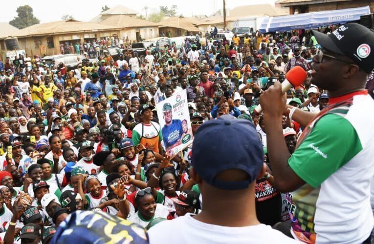 Makinde campaigns in Egbeda, says we’ve done better for civil servants than previous govt