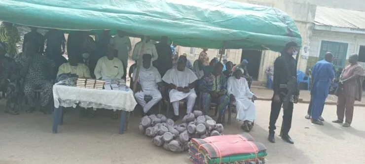 VIDEO: Oyo Deputy Gov attends Arimiyahu’s fidau prayer in Kishi 