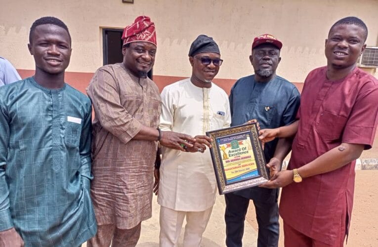 National Association of Oke Ogun Students (NAOS) Honour Wolekanle With the Humanitarian Service Award, Pledges Support 