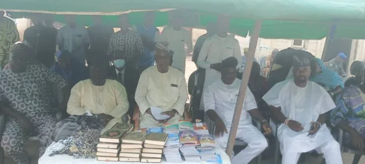 VIDEO: Oyo Deputy Gov attends Arimiyahu’s fidau prayer in Kishi 