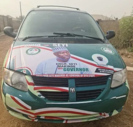 PHOTOS: Barr. Onijo brands bus for Makinde second term re-election campaign
