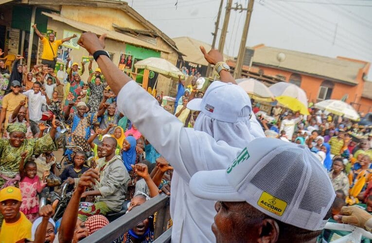 Shina Peller ends senatorial campaign in grand style