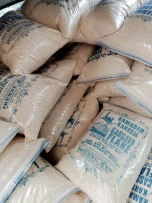 RAMADAN: Ogbomoso North lawmaker-elect, Bisi Oluranti distributes staple food to Muslims 