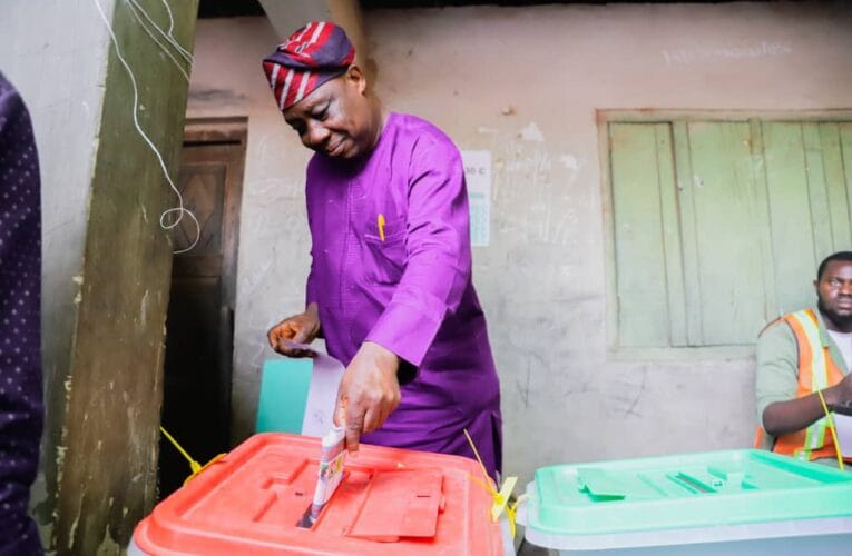 Oyo deputy gov delivers polling unit for Makinde 