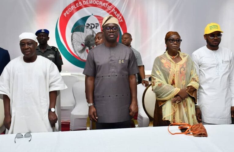 Re-election victory: Makinde hosts Shina Peller, Accord Party members 