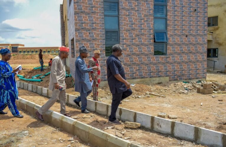 LAUTECH Pro Chancellor inspects Iseyin satellite campus for Students’ resumption 