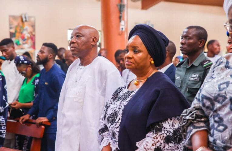 PHOTOS: Oyo Deputy Gov, wife attend Oyo Speaker’s mother’s funeral service 