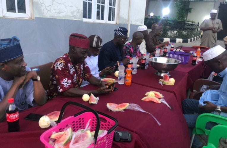 Oyo Deputy Gov hosts Omo Ajorosun Club of Ibadan, Oluwonla Muslim Community to Iftar 