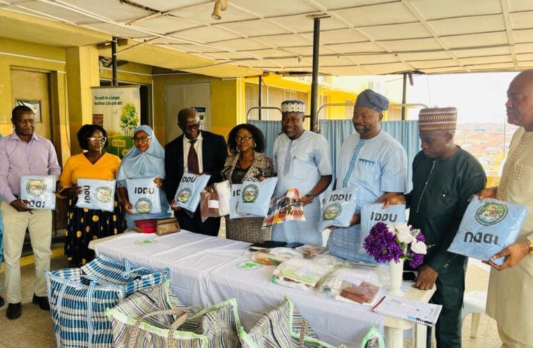 IDDU Canada Donates Medical Equipment, Cash to Adeoyo Hospital, Pregnant Women