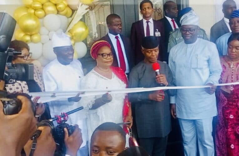 Osinbajo commissions Oyo State Governor’s Lodge, hails Makinde’s infrastructural achievements 