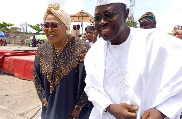 “You Are A Woman of Virtue” – Arapaja Felicitates Yeye Bose Adedibu on her Birthday