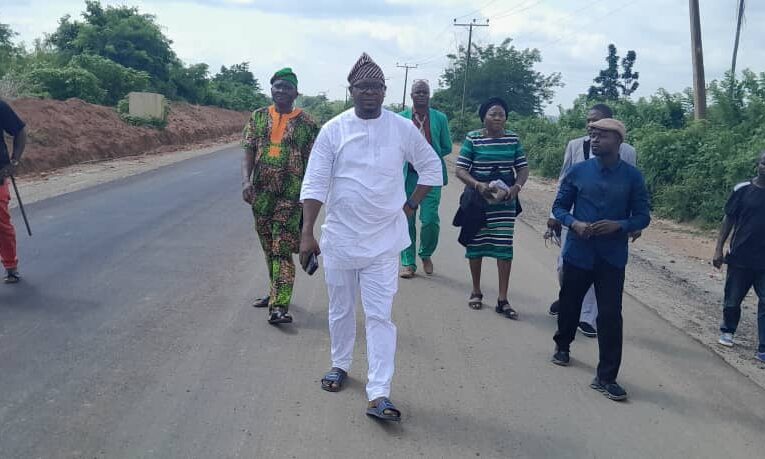 Ido LG Chair, Adeojo, Inspects Asphaltic Tarring Of 10km Ido-Omi Adio Road