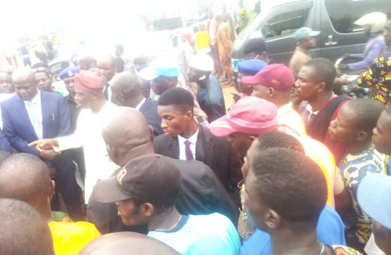Oyo Gov’t Inspect Collapsed Olodo Bridge, Mandates Contractors To Provide Alternative Route For Motorist