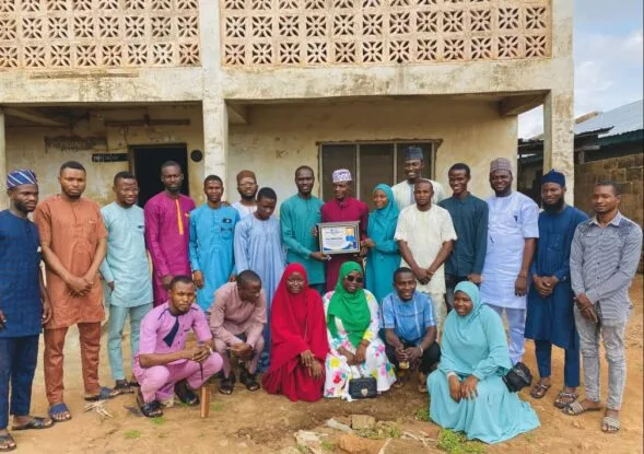 FOSSU presents award of Excellence to Oyo SA domestic, Badmos Adesola