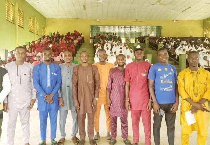 SA to Oyo Deputy Gov, Adesola lauds JAMB class initiative for Kishi students, pledges free jamb forms to 3 students