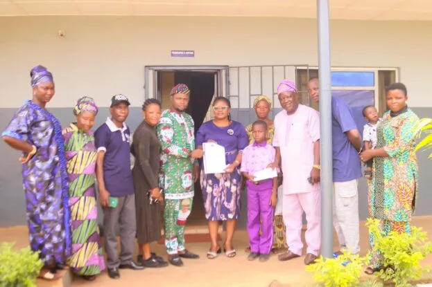Excitement as BSQUARE awards scholarship to indigent students in Ogbomoso North 