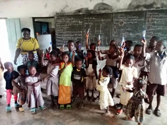 Emperor’s Foundation delivers back-to-school materials to 5,000 pupils across 5 LGs in Ogbomoso zone