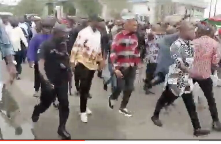 VIDEO: “Wike, Go Abuja” As Protest Erupts In Rivers Over Fubara impeachment’s plot 